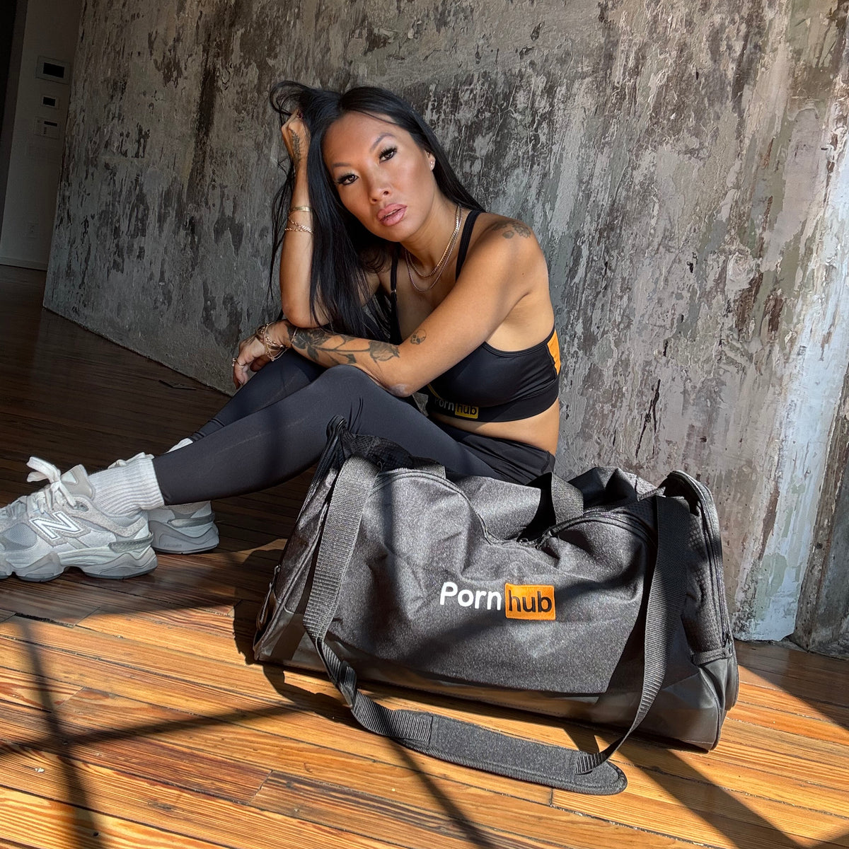 Pornhub Gym Bag: Black,