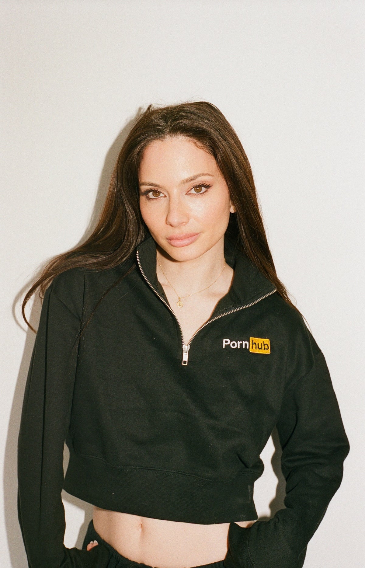 Pull court demi-zip